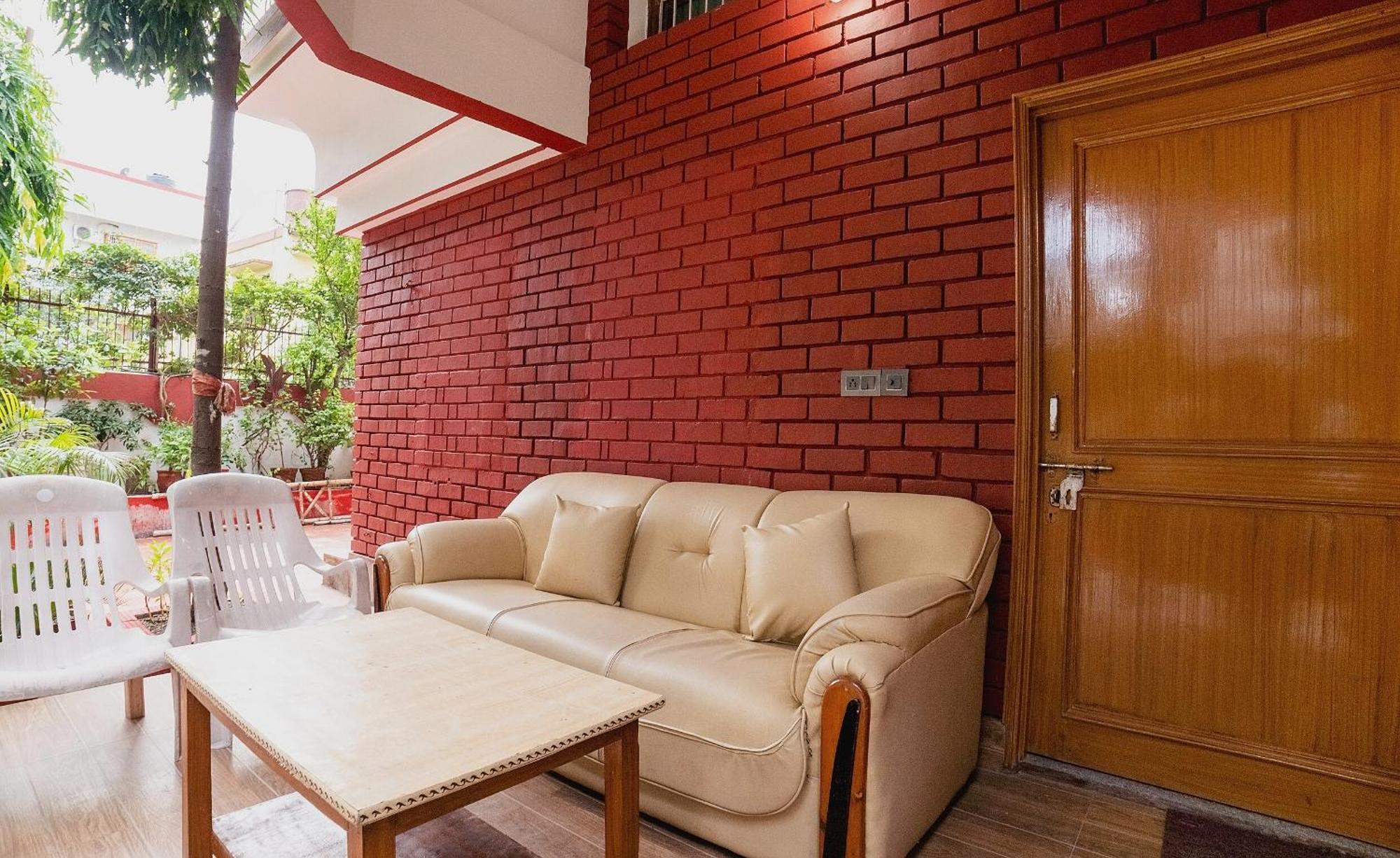 Hotel O Home Gautam Homestay Dehradun Dış mekan fotoğraf
